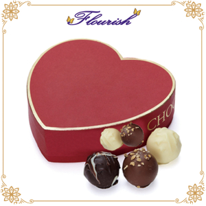 Scatola di caramelle a forma di cuore rosso decorato oro