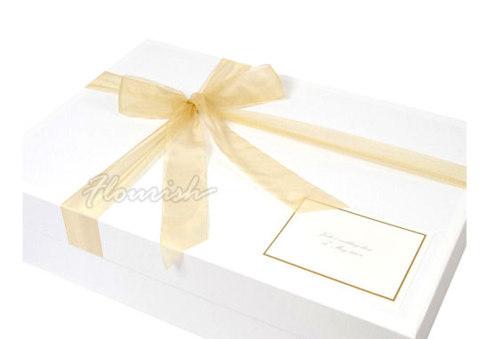 Imballaggio dei vestiti di compleanno di colore bianco e contenitore di regalo di stoccaggio