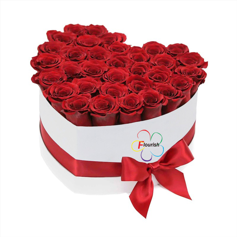 Scatola di carta per fiori a forma di cuore in laminato opaco color oro