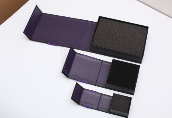 Scatola di immagazzinaggio collana in cartone bianco e nero con magnete
