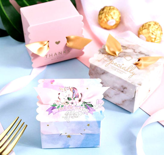 Scatola per torta di compleanno rosa e blu sfumato