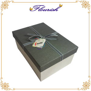 Confezione regalo sorprendente a forma di coperchio e rettangolo con nastro