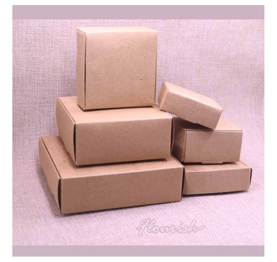 Scatola per pacchi pieghevole in carta kraft bianca e marrone stampata logo personalizzato prezzo al dettaglio