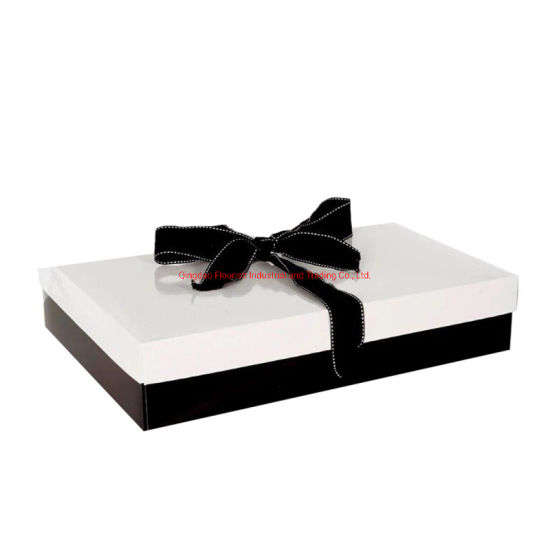 Imballaggio dei vestiti di compleanno di colore bianco e contenitore di regalo di stoccaggio
