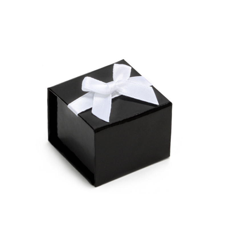 Elegante scatola di carta per orecchini con orecchini a forma di anello per gioielli con coperchio e fiocco