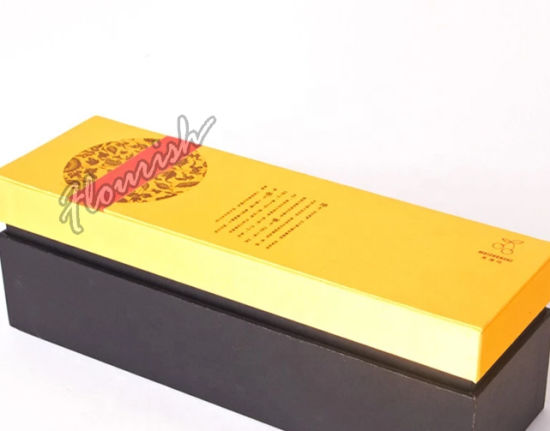 Confezione regalo di lusso in carta color oro con logo personalizzato