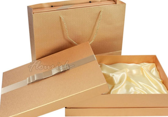 Scatola di imballaggio per biancheria intima pigiama con coperchio e base