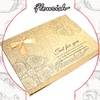Confezione regalo a sorpresa di compleanno in carta patinata dorata a caldo