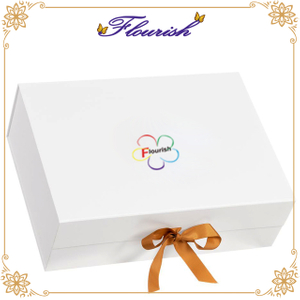 Contenitore di regalo d'imballaggio del vestito da sposa dai vestiti del bambino della carta patinata di colore pieno con il nastro