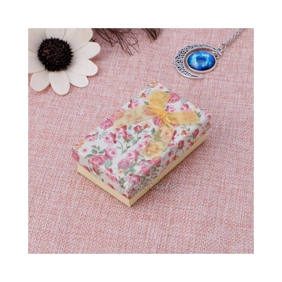 Elegante confezione regalo con anello di cartone blu scuro