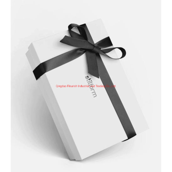 Imballaggio dei vestiti di compleanno di colore bianco e contenitore di regalo di stoccaggio