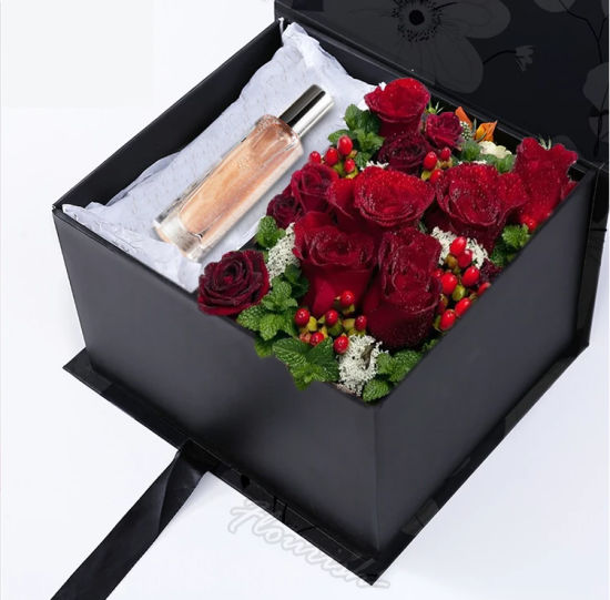 Scatola d'imballaggio di profumo di fiori di cartone quadrato con stampa logo personalizzato per San Valentino con finestra