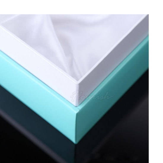 Forma rettangolare da donna Figura che mantiene la crema da massaggio Imballaggio cosmetico Scatola di carta con spalla e collo