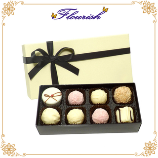 Confezione regalo di cioccolato assortito di carta patinata di colore beige