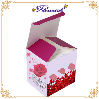 Scatola quadrata con custodia per ragazze in carta patinata stampata rosa rosa