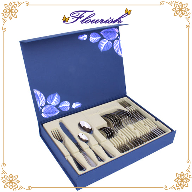 Elegante scatola per imballaggio con posate in cartone rigido di colore blu scuro con inserto